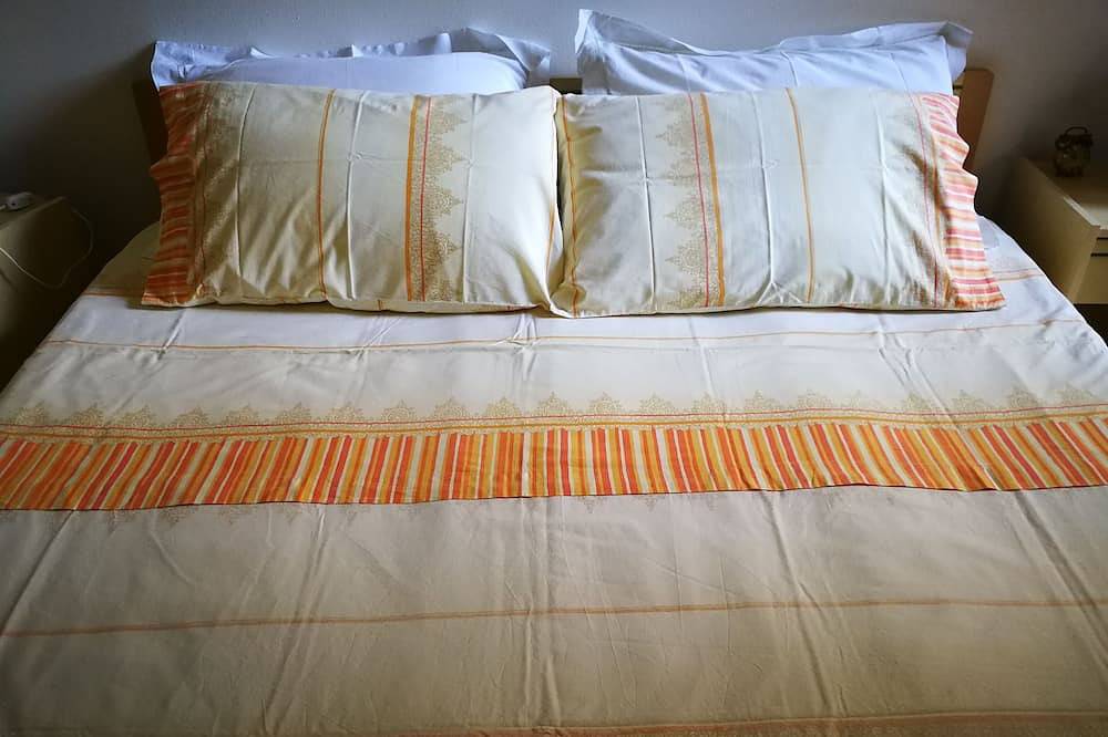 Entire apartment, In Tuscany, at the seaside, close to art cities and wineries. Free parking in Castiglioncello, Etruscan Coast
