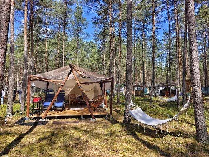 Camping für 2 Personen, mit Terrasse und Garten sowie Sauna und Ausblick in Pommern