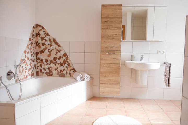 Ferienwohnung für 2 Personen, mit Terrasse und Balkon/Terrasse, kinderfreundlich in Grabenstätt - 4