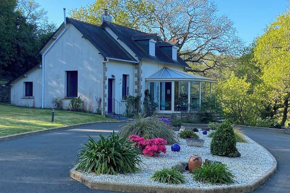 6-person weekly and weekend rental by the sea. in Étables-sur-Mer, Côte de Goëlo