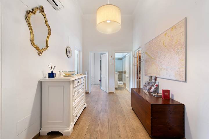 Ferienwohnung für 8 Personen, mit Balkon in Florenz