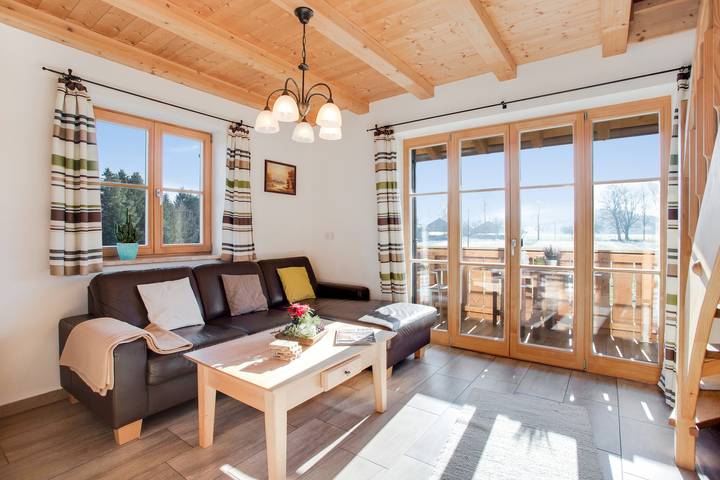 Apartament wakacyjny dla 5 osób, z Balkon i Ogród oraz Widok na jezioro
