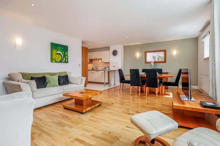 Apartment for 4 people, with balcony/terrace, child-friendly in Poole