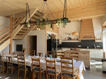 Gîte pour 12 personnes, avec jardin ainsi que terrasse et piscine, animaux acceptés dans Allier