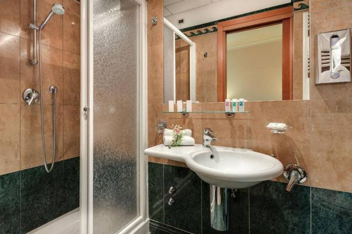 Hôtel pour 3 personnes, avec jardin dans Basilique Saint-Pierre - 4