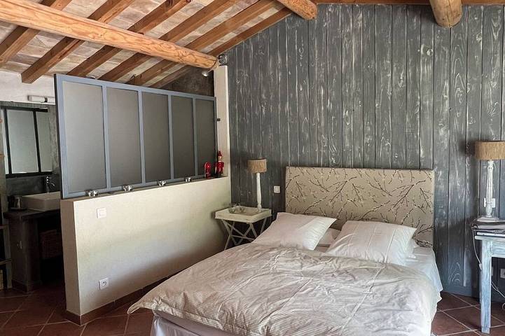 Location de vacances pour 8 personnes, avec jardin à Sainte-Anastasie - 2