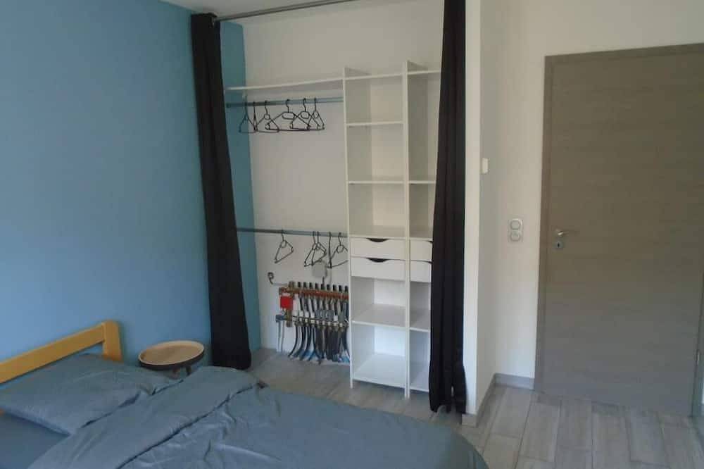 Spacious 4-bedroom house close to the cycle route, climbing area and shops in Baume-les-Dames, Doubs (desambiguación)