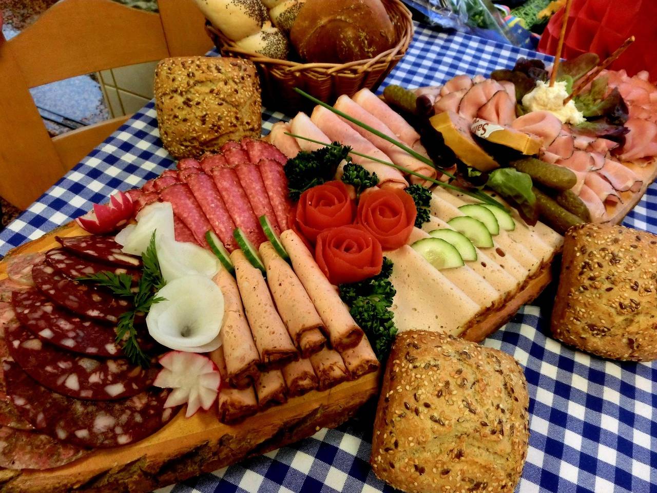 Gasthof Metzgerei Stöberl - Doppelzimmer Osserblick mit Balkon ca. 35 qm in Lam, Ostbayern