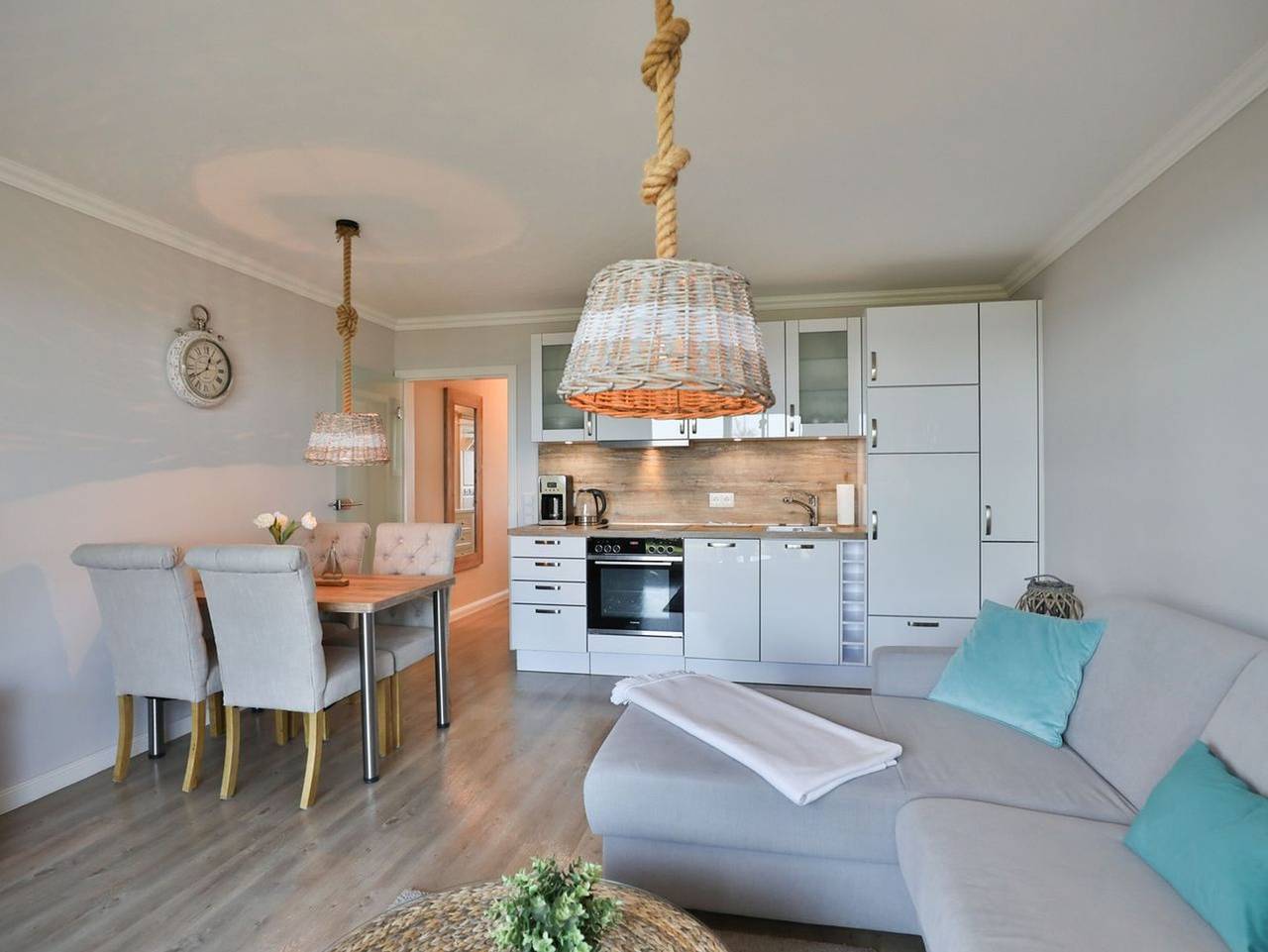Ganze Ferienwohnung, Strandmuschel - Zauberhafte Ferienunterkunft, atemberaubender Blick & direkt am Strand in Haffkrug, Ostholstein