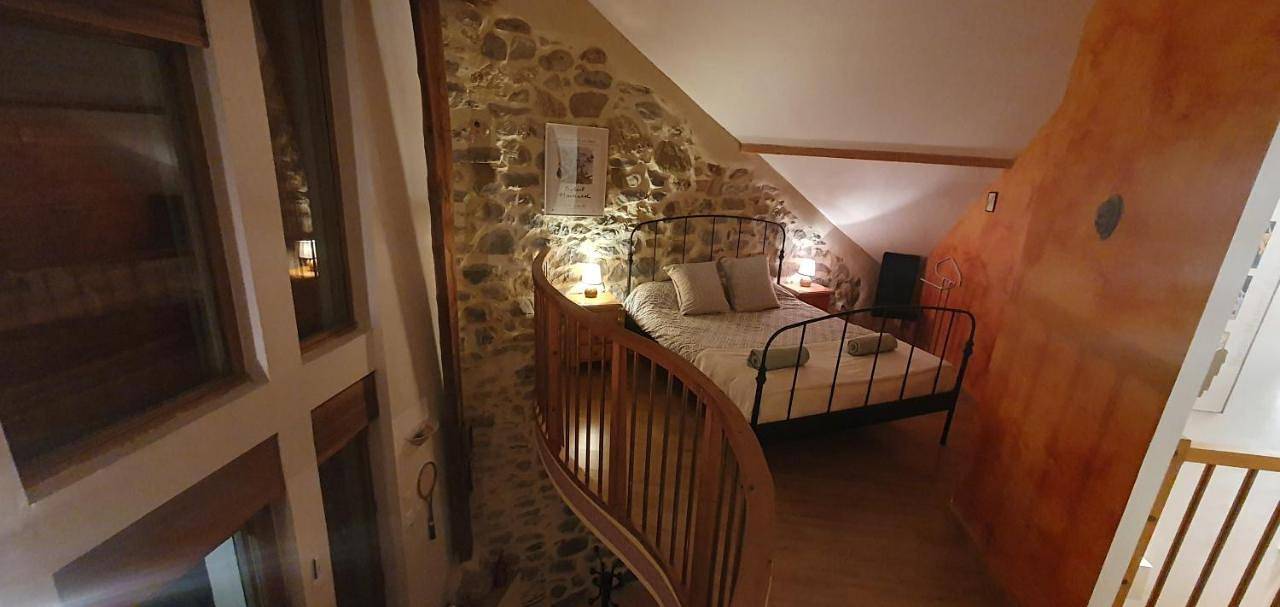 Two-Bedroom House in Bellaffaire, Région de Forcalquier