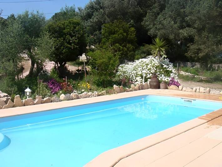 Chalet pour 4 personnes, avec piscine et jardin en Corse - 3