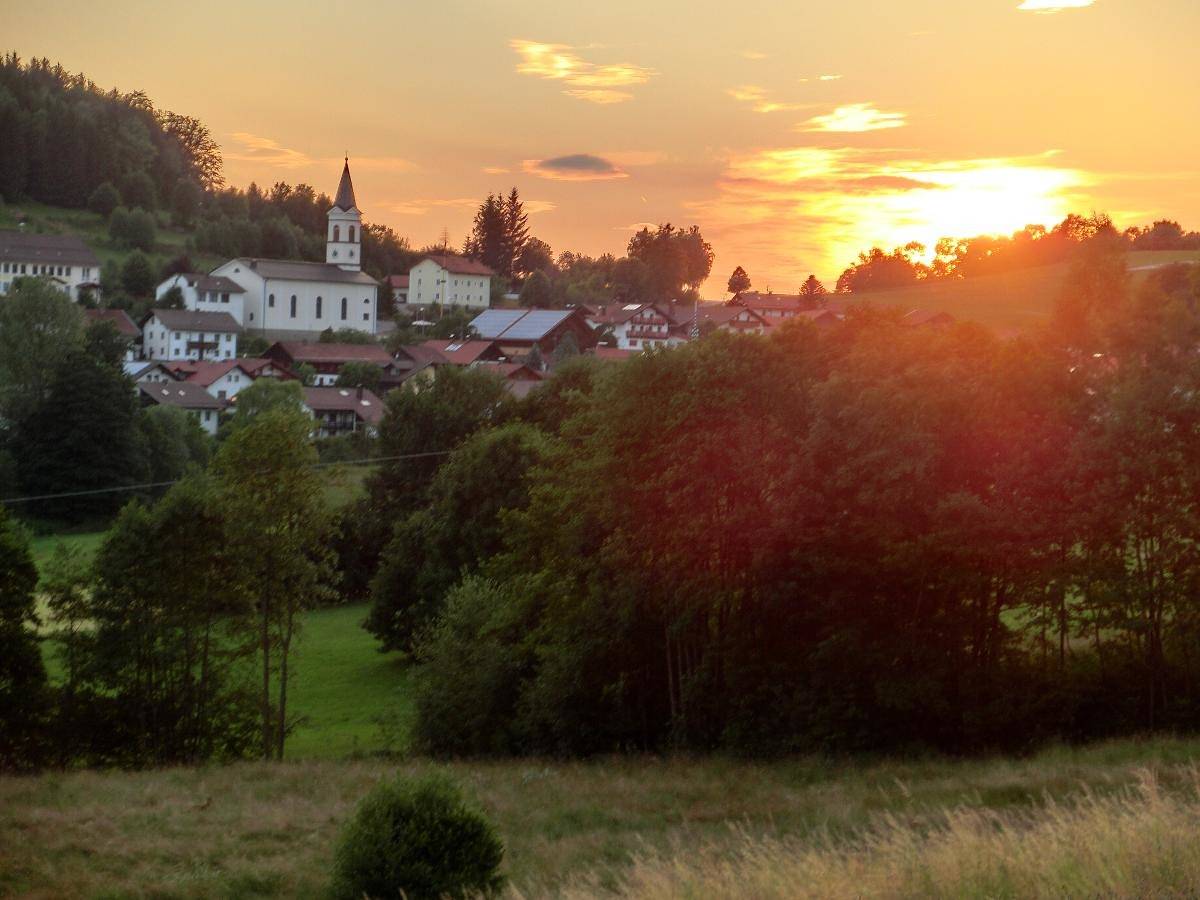 Zum Kramerwirt - Doppelzimmer mit sonnigem Balkon in Haibach (Bayerischer Wald), Ostbayern