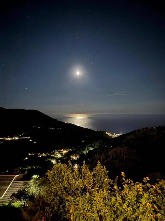 B&b per 2 persone, con Terrazza e Giardino nonché Panorama a Moneglia