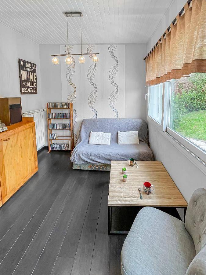 Location de vacances pour 6 personnes, avec terrasse dans Étigny - 4