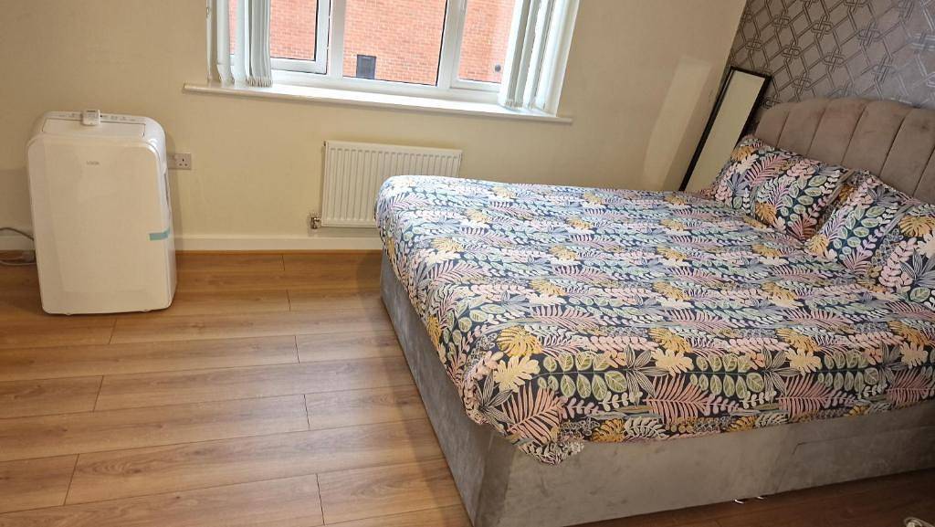 2-Bed House with canal view, Garden & Petsok in Gran Mánchester