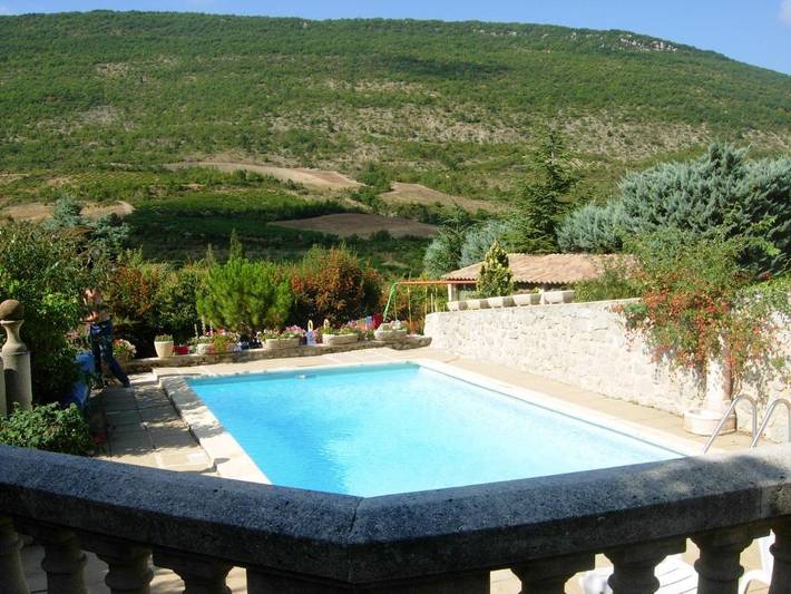 Location de vacances pour 4 personnes, avec piscine à La Roche-sur-le-Buis