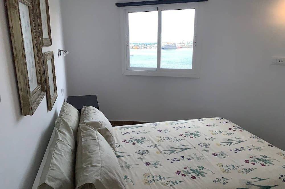 Entire apartment, Maritime Walk Los Cristianos. Over the sea. in Los Cristianos, Arona