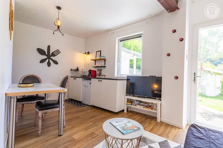 Gîte pour 2 personnes, avec jardin et piscine, animaux acceptés dans Lac du Bourget - 3