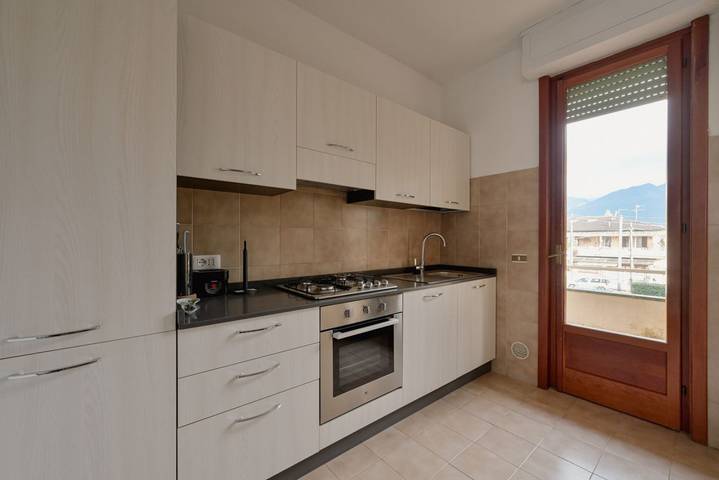 Ganze Wohnung, Ferienwohnung für 2 Personen mit Balkon/Terrasse in Massa, Italienische Riviera