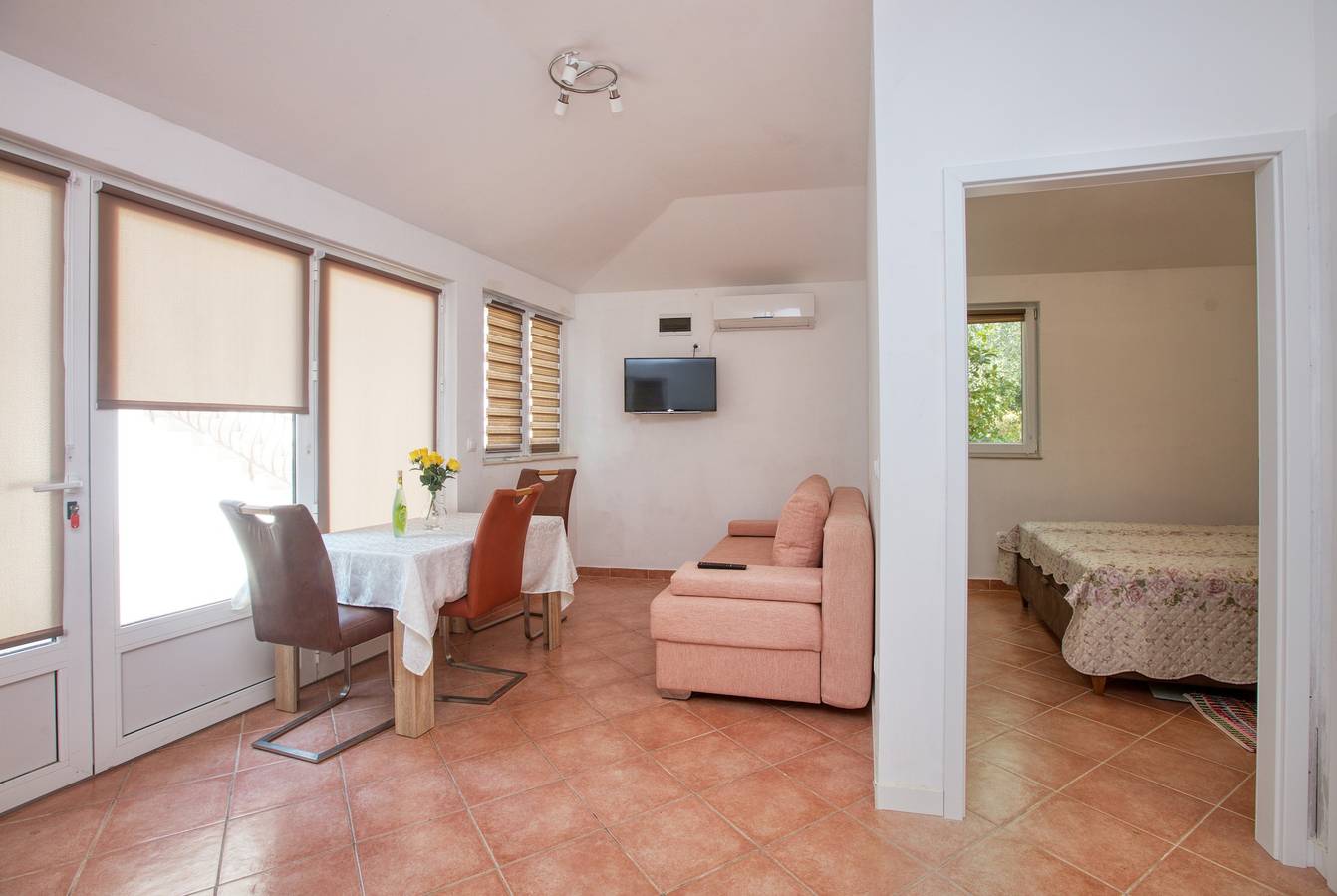 Ganze Wohnung, 1-Zimmer-Ferienwohnung mit Terrasse Biograd na Moru, Biograd A-863-f in Biograd na Moru, Zadar