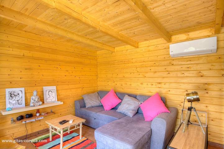 Acogedora casa rural con piscina privada y aparcamiento, a 2 km de la playa in Figari, Distrito de Sartène