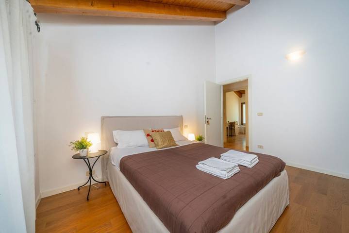 Appartamento intero, Guesthost - Lovely Apartment X6 with Balcony in Palmanova (Italia), Provincia d'Udine