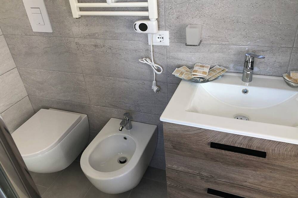 B&Bvalledegliulivi Triple room with pool view, single bed breakfast in Coppitella, Gargano