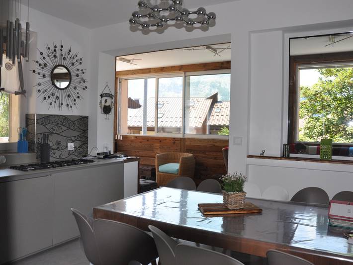 Gîte pour 6 personnes, avec jardin dans Office De Tourisme Des Carroz