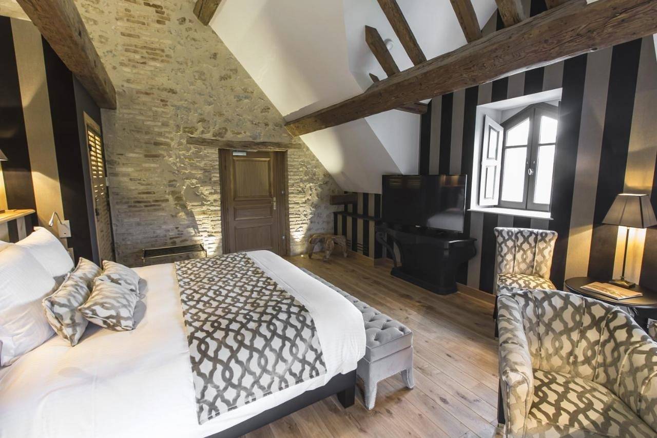 Double Room in Saint-Jean-de-Trézy, Région d'Autun