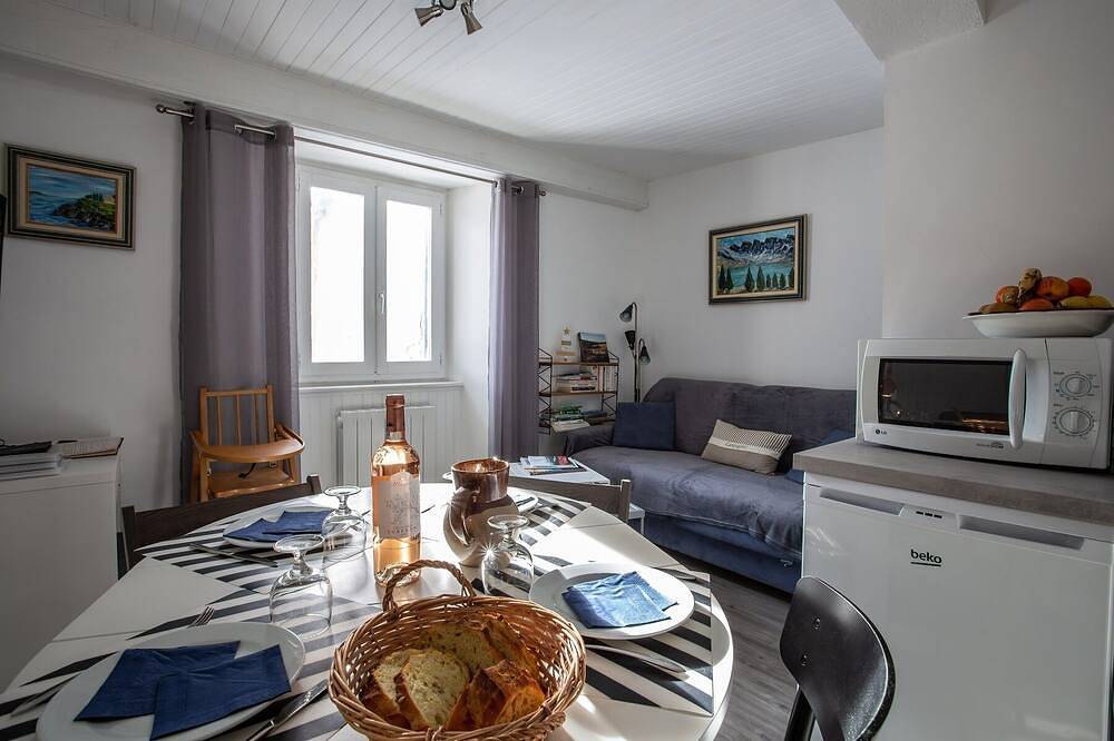 Entire apartment, Special 2025 promotion- 10 % App T2, classified 2*, renovated, re-equipped, quiet, in Embrun, Écrins National Park