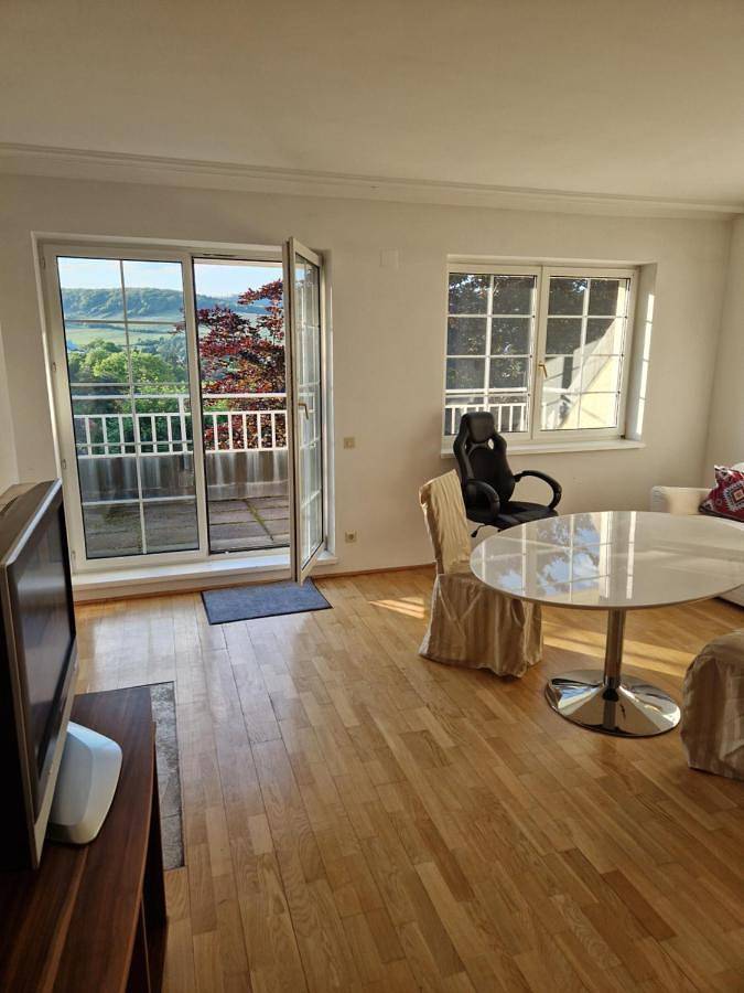 Ferielejlighed for 2 personer, med terrasse og sauna såvel som pool og udsigt - 1