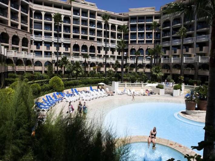 Gîte pour 5 personnes, avec balcon et piscine, adapté aux familles dans Office De Tourisme Cannes La Bocca - 2