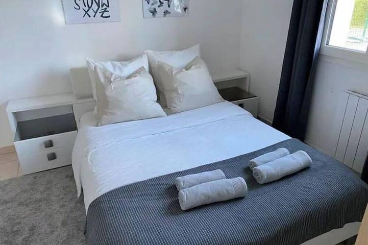 Location de vacances pour 11 personnes, avec terrasse et jardin à Sully-sur-Loire - 4