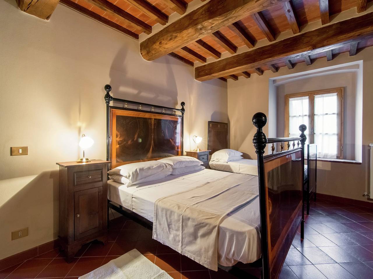 Ruime boerderij met zwembad in Arezzo, Provincie Arezzo