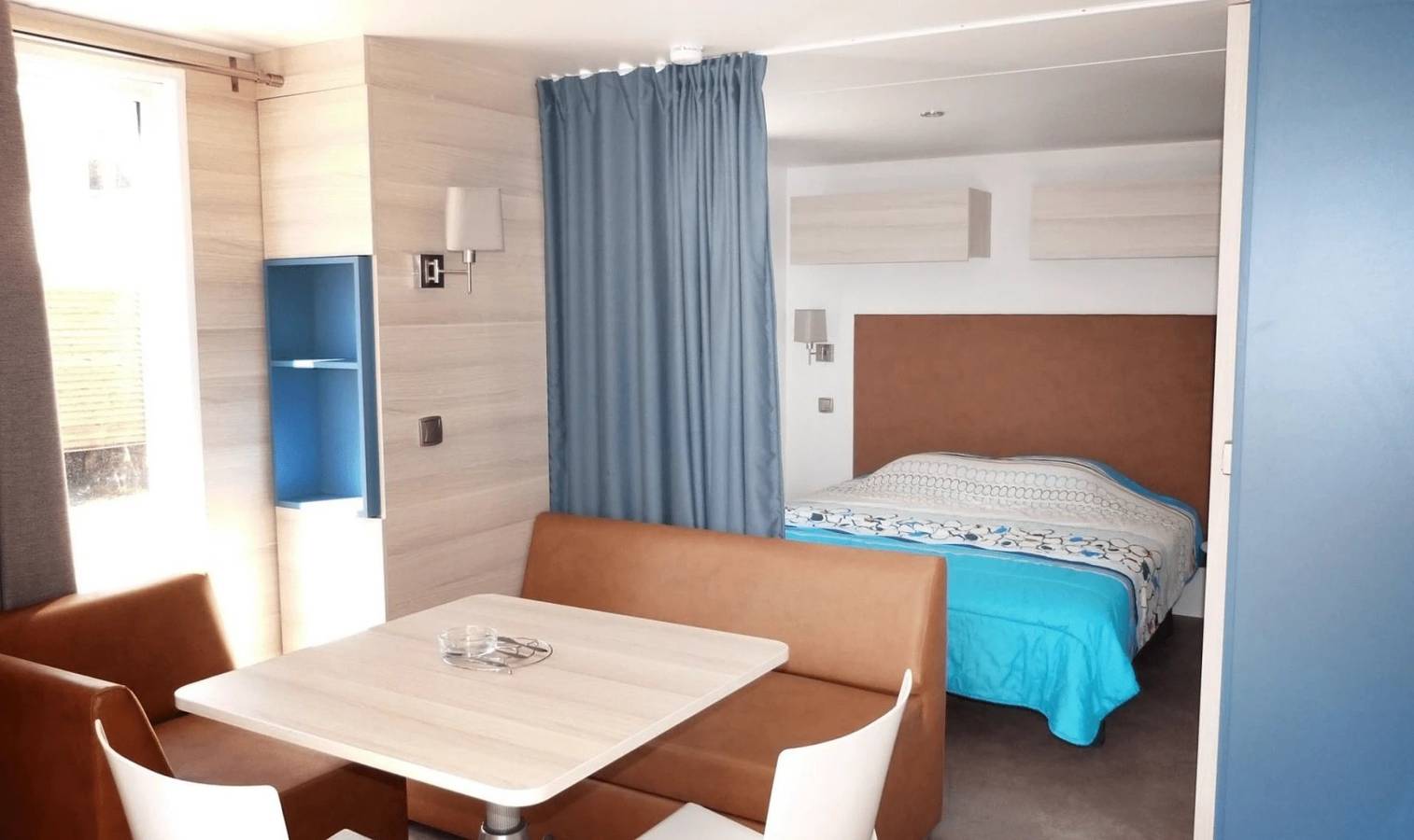 Zecamping 4 étoiles animé espace aquatique 4km plage locatif Tv 20m2 in Grimaud, Côte méditerranéenne (France)
