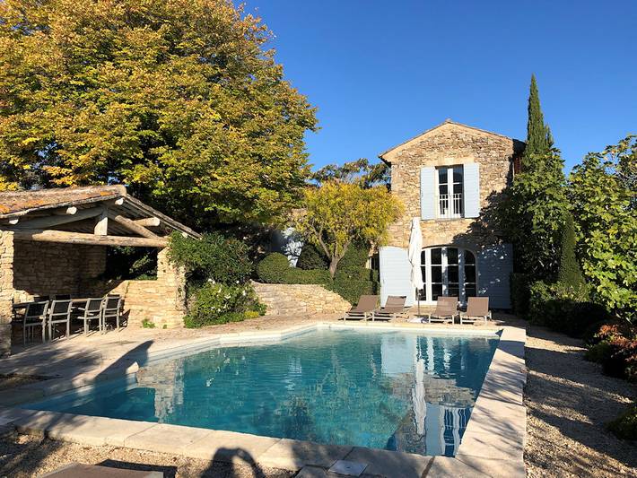 Gîte pour 10 personnes, avec balcon ainsi que jardin et piscine