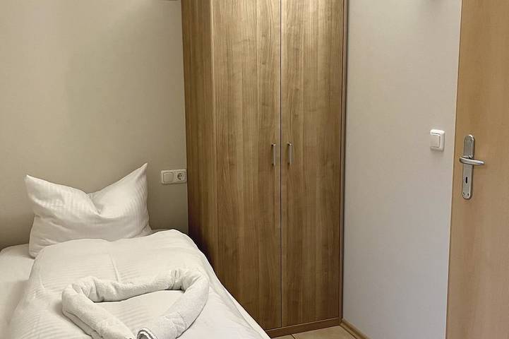 Ganze Wohnung, Großzügige Wohnung mit Sonnenterrasse in unmittelbarer Seenähe in Bad Wiessee, Bayerische Alpen