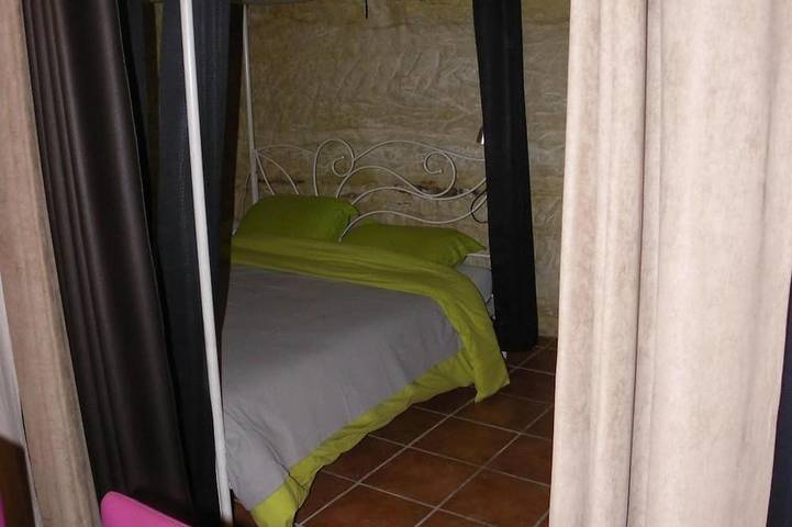Location de vacances pour 6 personnes, avec terrasse à Nazelles-Négron - 3