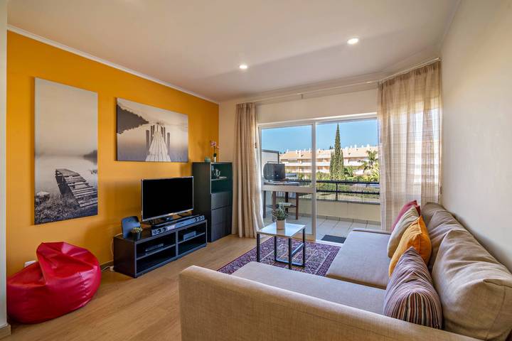 Appartement entier, Appartement "Vilamoura Boutique" avec piscine, Wi-Fi, climatisation et balcon in Vilamoura, Quarteira