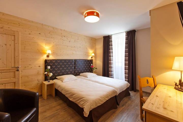 Hôtel pour 2 personnes, avec terrasse à Clairvaux-les-Lacs - 3