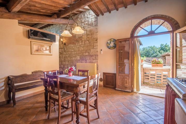 Appartamento 'Agriturismo Ischieto - Il Granaio' con piscina in comune, Wi-Fi e aria condizionata in Rapolano Terme, Siena e dintorni