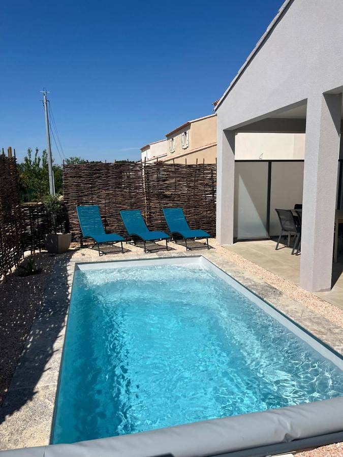 Location de vacances pour 4 personnes, avec jardin ainsi que piscine et vue à Puyvert - 3