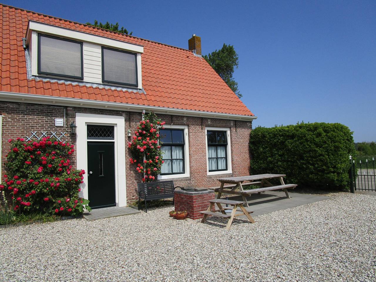 Herrliches 7-Personen-Ferienhaus mit privatem Spielplatz in Vrouwenpolder auf Walcheren in Serooskerke, Walcheren