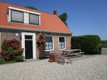 Ferienhaus für 7 Personen, mit Garten und Terrasse in Serooskerke