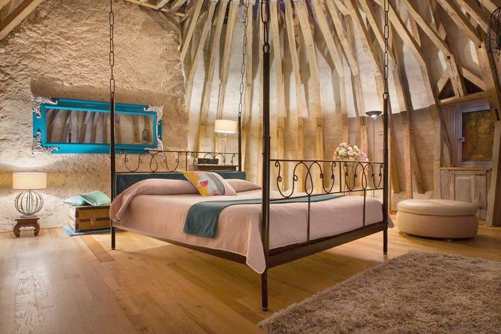 Location de vacances pour 3 personnes, avec jardin et vue à Saint-Dier-d'Auvergne - 2