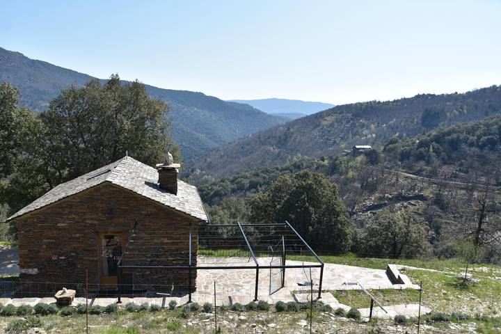 Gîte pour 2 personnes, avec Terrasse et Jardin