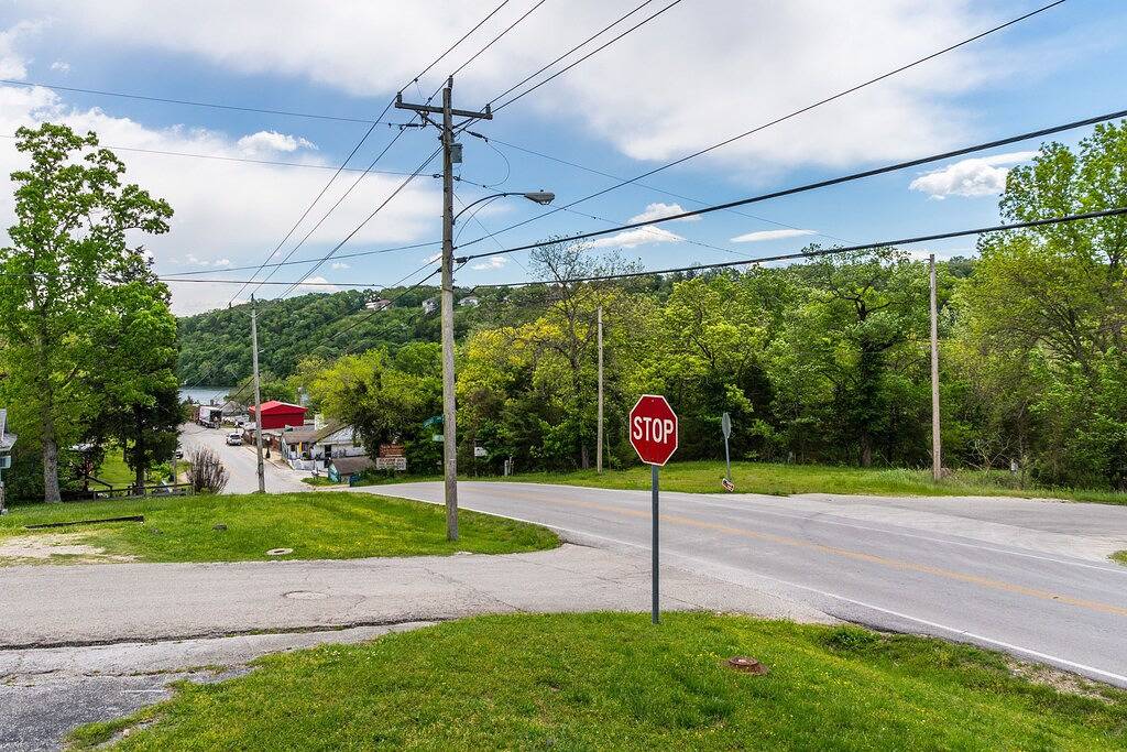 House by Lake Taneycomo at Rockaway Rentals in Taney County