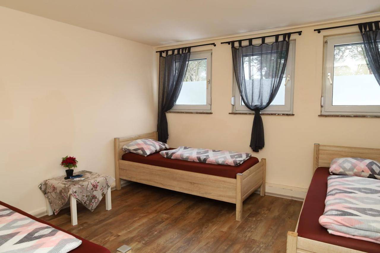 Double Room with Shared Bathroom in Sennestadt, Bielefeld