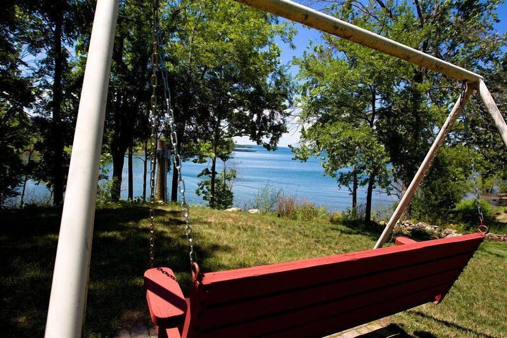 Vacation Apartment for 4 Guests in Ozark Mountains, Table Rock Lake