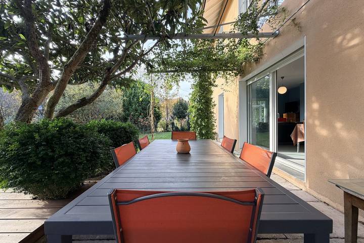 Location de vacances pour 4 personnes, avec Terrasse et Jardin à Aix-les-Bains